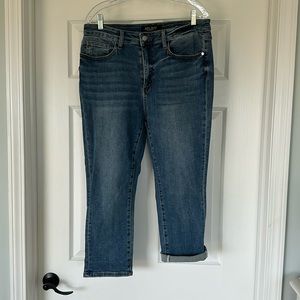 Judy Blue Cross Skinny Fit Capris